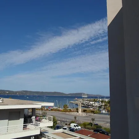 Apartment T3 A 50 M De La