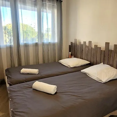 Apartment T3 A 50 M De La *