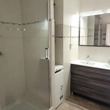 Apartment T3 A 50 M De La